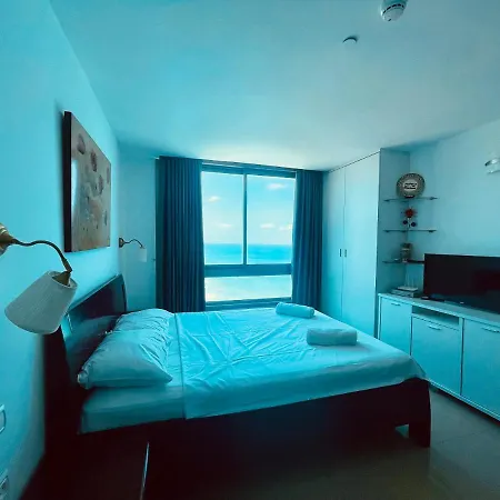 Sea Breeze Apartments Netanya Exterior photo