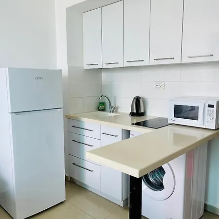 Sea Breeze Apartments Netanya Exterior photo